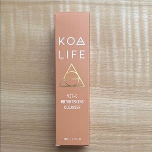 Vit-C Brightening Cleanser - Orange